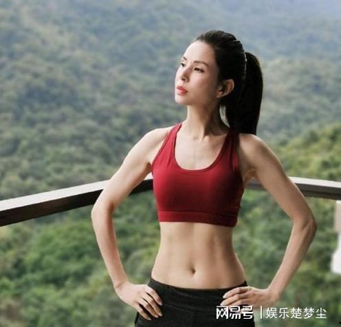 娱乐吃瓜酱身材比例,身材比例完美，揭秘明星们的“黄金比例”秘诀